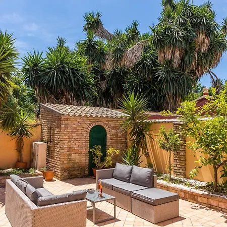 Moraitis Mansion Апартаменты *